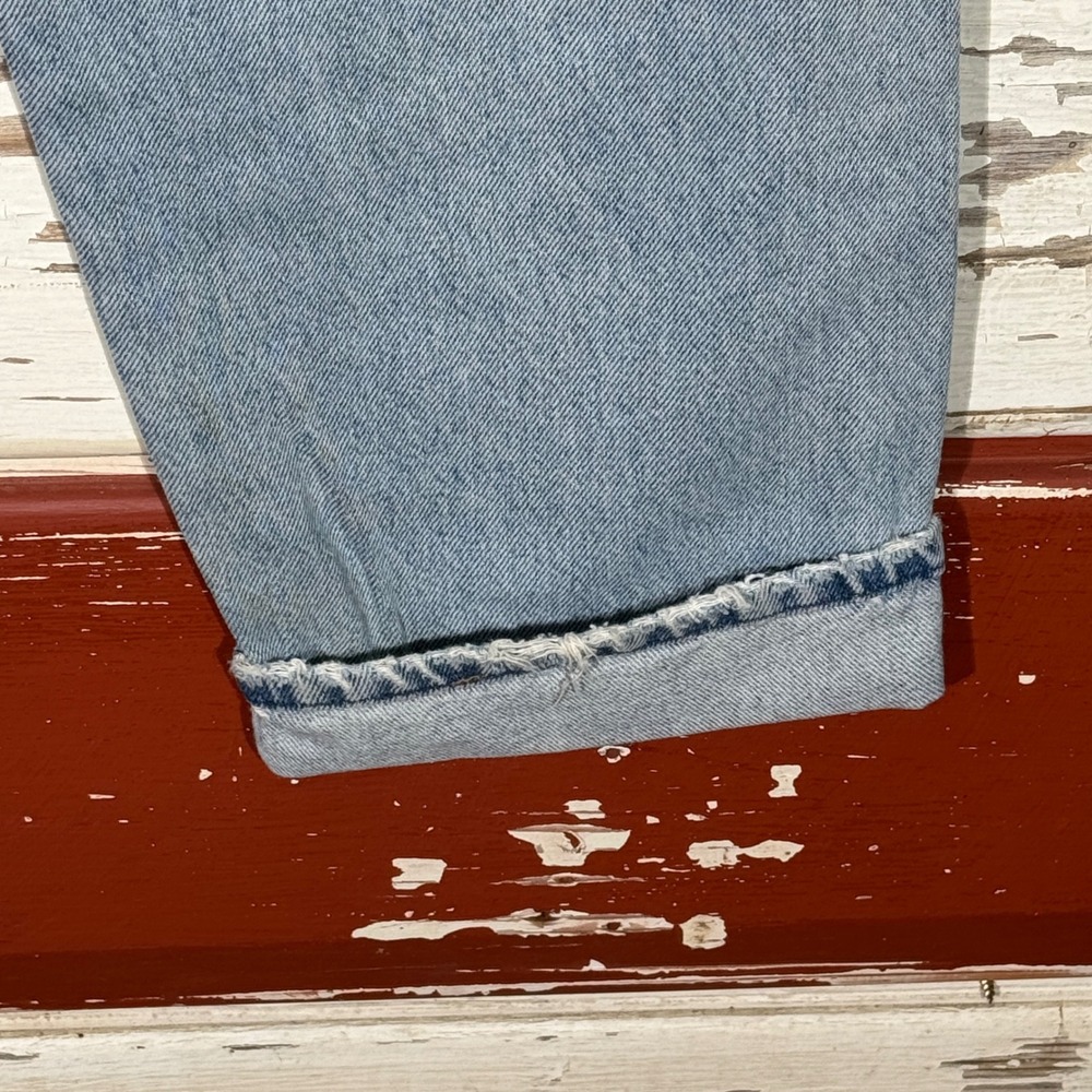 Wrangler Jeans Relaxed Fit Light Wash Denim Pants Distressed Mens Size 38x32 - Picture 5 of 9